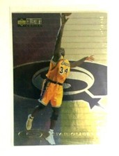 1997 Upper Deck Collector's Choice Shaquille O'Neal Starquest Gold 4 Star #SQ88 picture