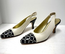 Vintage Bruno Magli Navy and White Spectator Slingback Leather Heels Size 7 picture