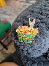Vintage 1990 Looney Tunes Pin, Warner Bros picture