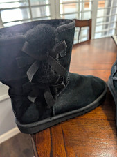 Koolaburra by UGG Women’s Black Suede Lined Mid-Calf Bow Fur Trim Boots 9 picture