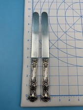 Antique 1847 Rogers Bros Vintage Grape 1904 Dinner Knives 9 5/8” Pair of 2 picture