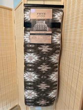 FRYE AND CO. Full/Queen Quilted 3-Piece Set in Olive Green and White picture