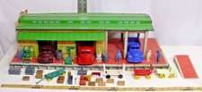 MARX FREIGHT TERMINAL TIN PLAYSET WITH ACCESSORIES 1950s SHARP picture