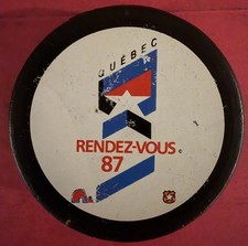 VINTAGE 1987 NHL/USSR RENDEZ-VOUS QUEBEC ALL-STAR OFFICIAL GAME PUCK.  RARE picture