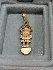 Vintage Peruvian Tumi Unisex Pendant 18K Solid Gold 3.22 Gr 1 Sided picture