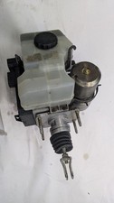 Brake Master Cylinder Fits 01-02 4 RUNNER 391672 picture