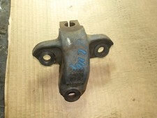 2002-2007 JEEP LIBERTY REAR AXLE UPPER CONTROL ARM BALL STUD MOUNT BRACKET picture