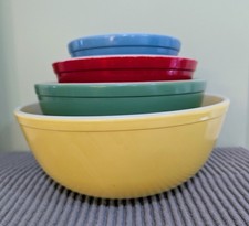 Vintage PYREX Primary Colors Nesting Mixing Bowls Set Of 4  picture
