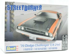 Revell 1970 Dodge Challenger T/A 2 'n 1 1/24 Scale Plastic Model Car Kit 85-2596 picture
