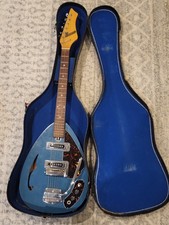 AUTHENTIC VINTAGE BLUE TEARDROP CRESCENDO GUITAR FROM BEFORE 1980 Condition VG++ picture