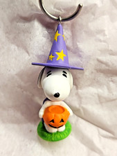 Trick or Treat Snoopy Hallmark Halloween Peanuts Miniature Christmas Ornament picture