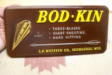 VINTAGE BOD-KIN BROADHEAD ARROW HEAD COUNTER SIGN PLAQUE WIFFEN MILWAUKEE WIS. picture