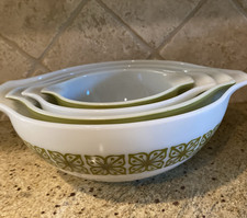 Vintage Pyrex Verde Square Flowers Cinderella Nesting Mixing Bowl Set of 4 picture