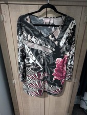 Chicos Top Size 2 picture