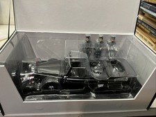 Signature Models 1938 Mercedes Benz G4 6x6 Limo 1:18 Diecast Black NIB w/ Figure picture