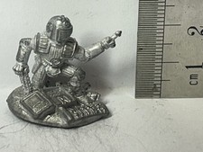 Ral Partha DS-114 Armored Doc Wagon Medic (Shadowrun) DocWagon Emergency Doctor picture