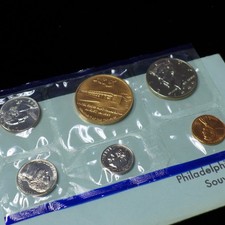 1996-P Philadelphia Mint Souvenir Set - scarce set (No Envelope) picture