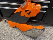 2005 KTM 950 ADVENTURE RIGHT SIDE GAS TANK FUEL PETROL RESERVOIR OEM KTM picture