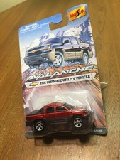 Maisto Red 2002 Chevrolet Chevy Avalanche Sport PickUp 1/64 Diecast picture