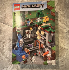 LEGO Minecraft The First Adventure 21169 542 pcs Brick Separator 8+ Alex picture