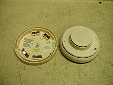 Siemens Cerberus Pyrotronics ILI-1 Ionization Smoke Detector With DB-3S Base picture