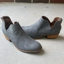 BOC by Born Lucy Ankle Booties Womens 10M Gray Leather Stacked Heel Comfort picture