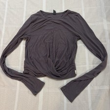 Vuori Twist Front Long Sleeve Purple Gray Good Condition Soft Stretchy Yoga M picture