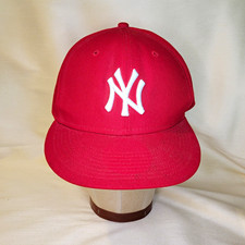 New Era 59FIFTY New York Yankees Fitted Cap Red/White Size 7 3/4 MLB picture