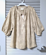 3/4 taupe texture pleat top L picture