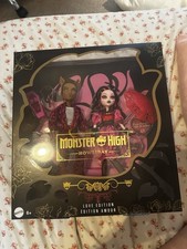 Monster High Howliday Draculaura & Clawd Wolf 2-Pack Valentine's Set picture