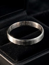 Vintage Pt900 Platinum Wedding Band – Brushed Finish, Engraved 1991 - 2.0 Grams picture