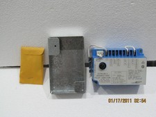 Johnson Controls G779LHA-1 Intermittent Pilot Ignition NEW Old Stock 048 picture