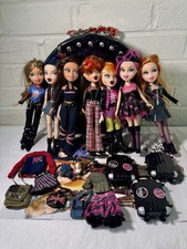HUGE LOT Vintage 2001 BRATZ PUNKZ 7 Dolls Case Poster Clothes Suitcases Dogs Y2K picture