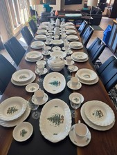 Nikko Happy Holidays 16 full settings plus servingware picture