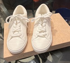 Woman’s Casual Sneaker. A NEW DAY. Size 7. White picture