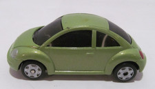Maisto 1998 Volkswagon Green 1:64 New Beetle Die Cast Toy picture