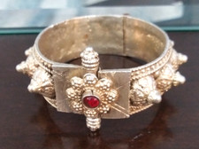 Antique Yemenite Mansuri Silver Dome Hinged Screw Bangle Filagree Bracelet picture
