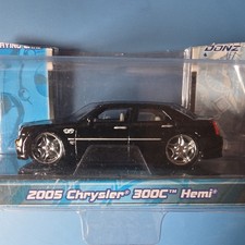Maisto Playerz 2005 Chrysler 300C Hemi 1:64 Black Diecast w/ Card New in Pack picture
