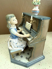 Lladro Girl Playing Piano Porcelain Figurine 5462 1987 Spain Hand Painted Signed picture