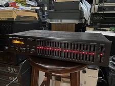 Yamaha EQ-550 Natural Sound Graphic Equalizer picture