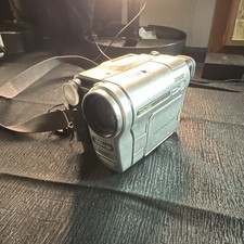 Sony Handycam Hi8 DCR-TRV260 20x/990x Zoom 2.5