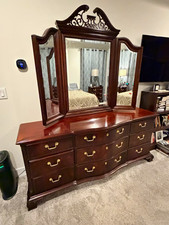 Beautiful Thomasville Mahogany BR Set, 5pc Bed Dresser Mirror Nightstand Drawers picture