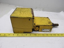 MagneTek Gemco 10251411 Type B 600V AC/DC Guarded Foot Pedal Operator Switch picture