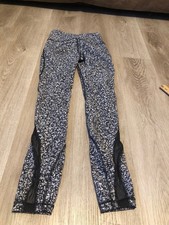 Women's Lululemon Workout Activewear Gym Pants Size 2 Black and White (M132) picture