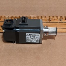 MITSUBISHI HF-KP13L AC SERVO MOTOR 3AC 106V 0.8A picture