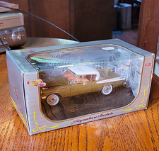 Signature Models Road Signature 1957 Studebaker Golden Hawk 1:32 Diecast Boxed picture