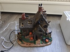 Lemax Spooky Town Vicki's Cattery, Excellent Condition, Lights & Sound- Retired picture