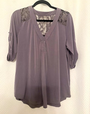 Torrid Women’s Gray Lace V-Neck Tunic Blouse 00 3/4 Roll Tab Pullover picture