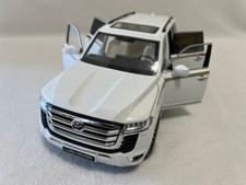 TOYOTA LAND CRUISER LC300 Model car Black 1:18 SUV picture