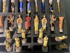 Medieval Times Crusades chess men Arabians vs Christians MED 4.5